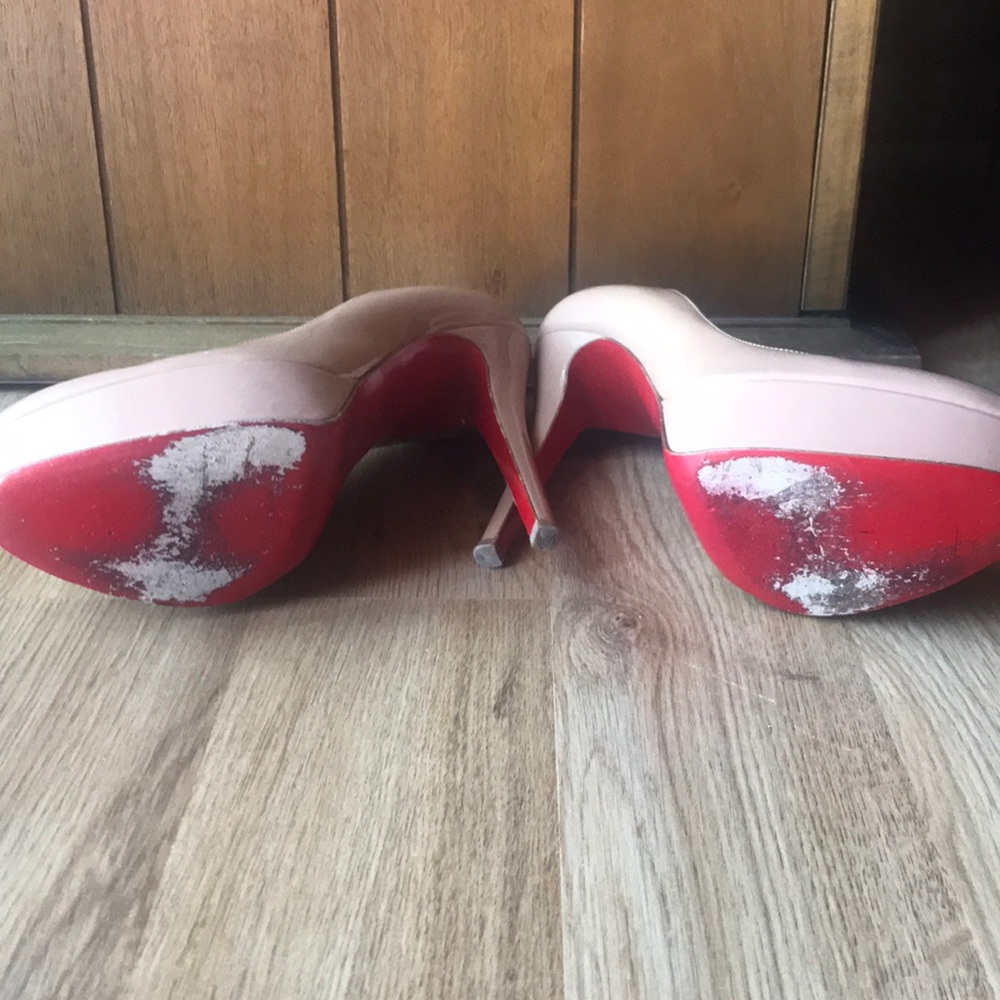 Patent Nude Christian Louboutin Bianca Pumps 39 - Picture 4 of 6